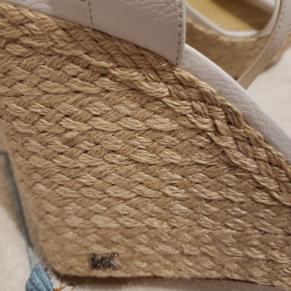 Shoes - Picture 2 of 3